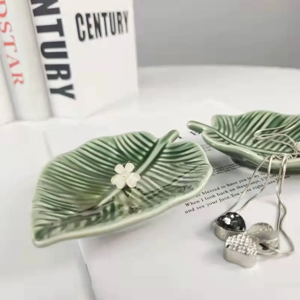 INS Ceramic Leaf Jewelry Dish Nordic Style Green Ring Storage Tray Cute Tree Leaf Patterns Soap Dish Dresser Tabletop