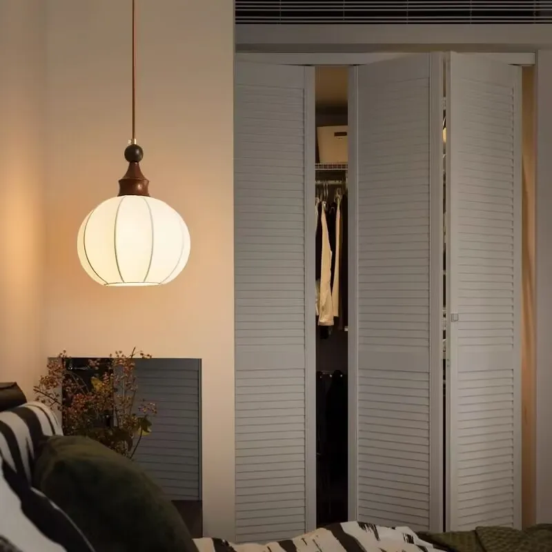 ヨーロッパスタイルのヴィンテージ寝室用シャンデリア、東南アジアスタイルの布製ベッドサイドランプ、中国風の禅茶室用シャンデリア