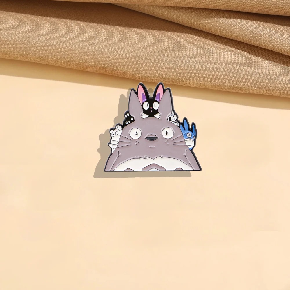 شخصيات أنيمي المينا دبابيس العالمي الكرتون سبيكة شارات العصرية تنوعا الملابس على ظهره وشاح الملحقات بروش