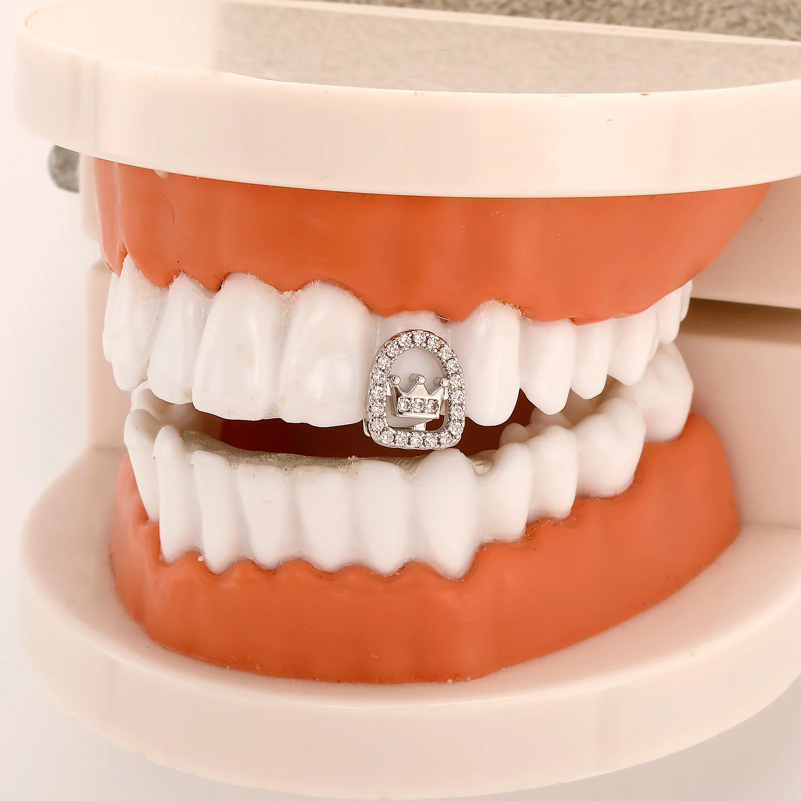TOPGRILLZ Iced Out Single Full CZ Stone Crown Teeth Caps For Women Men Jewelry Hollow Zircon Mouth Tooth Grillz Dental Grills