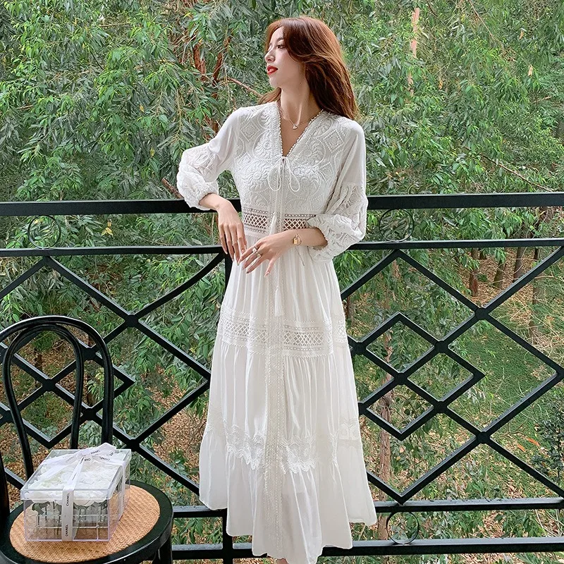 

2024 Fashion Dress Spring/Summer White Sweet French Bubble Sleeve Knee length Long Dress Beach Skirt Travel Skirt