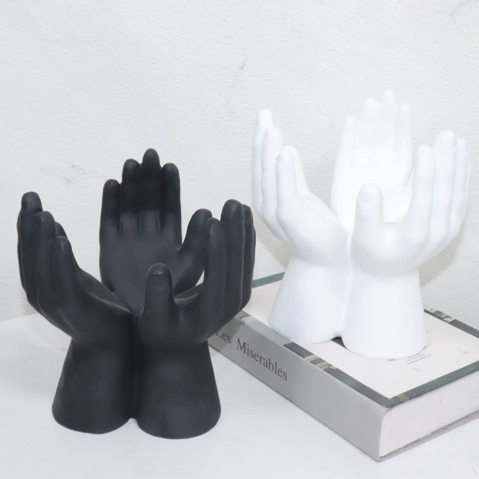 Simplicity, individuality, creativity, palm combination, sculpture, ornament, jewelry rack, home, office, physical store decorat