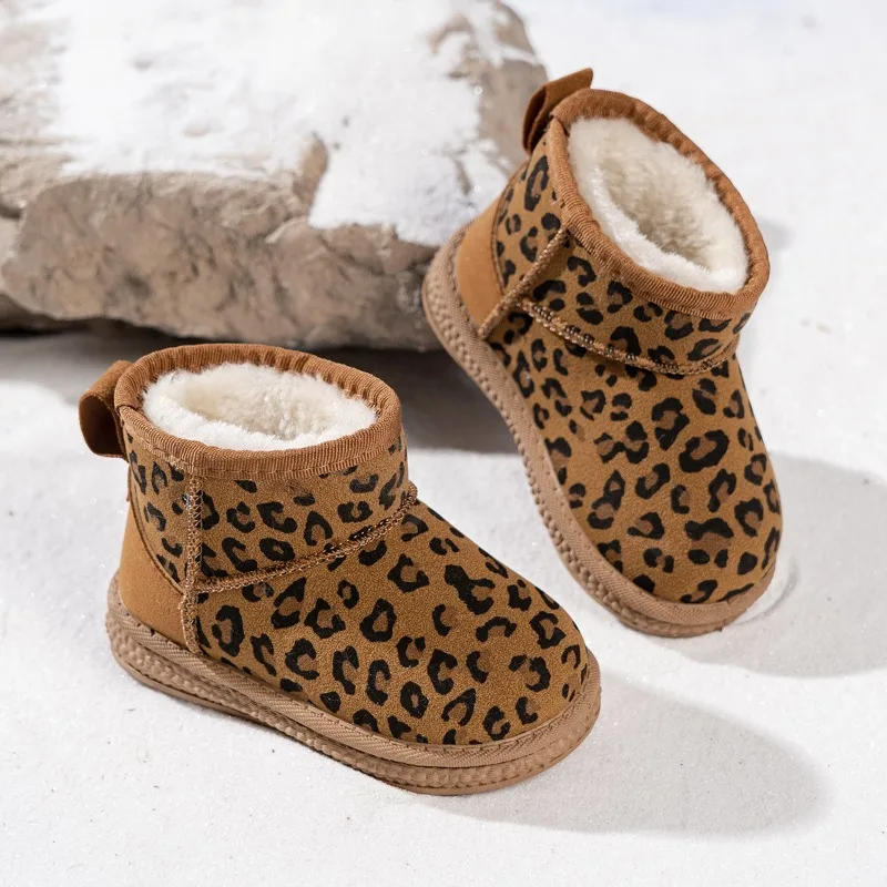 

2025 Fashion Boys' and Girls' Panther Pattern Printed Plush Flat Shoes Winter Soft soled Snow Boots Warm Casual Children's Shoes