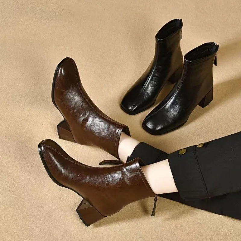 

Осенне-зимние женские ботинки на флисовой подкладке2025Новогодние новые стильные женские ботинки Удобные утягивающие ботинки с квадратным носком