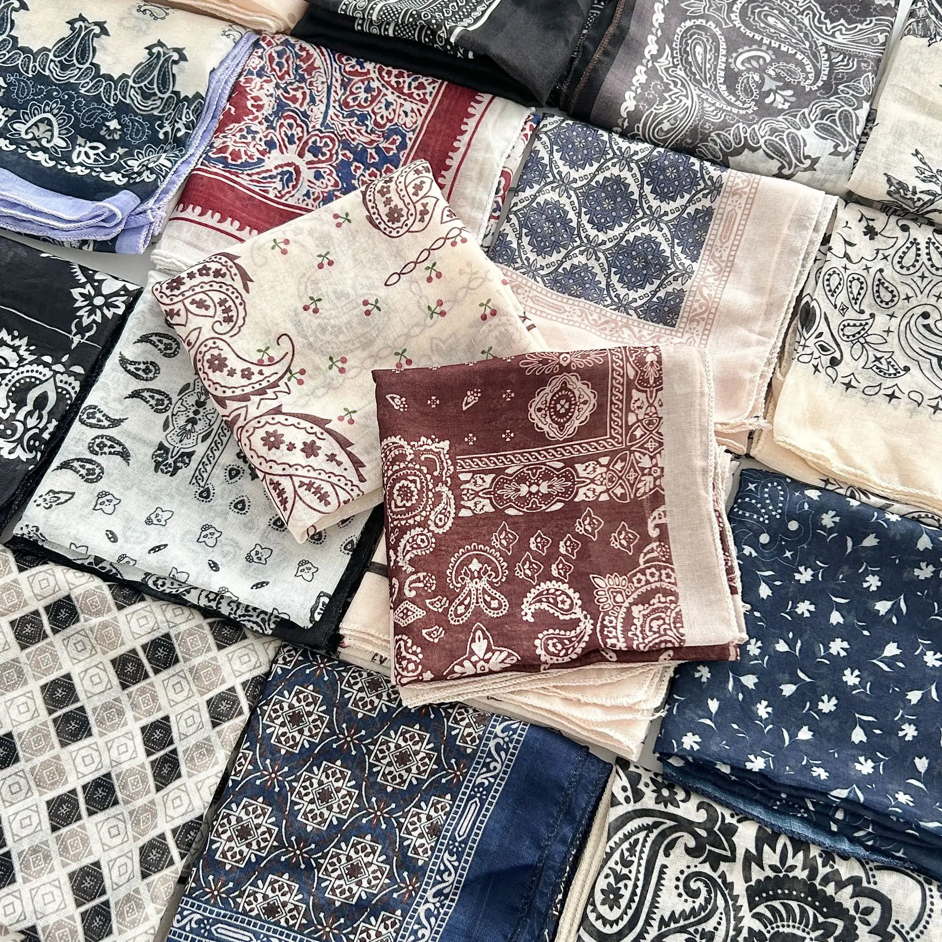 Square Scarf Vintage Elegant Lightweight Multicolor Versatile Wrap for Women Spring Summer Daily Office Party Travel Gift