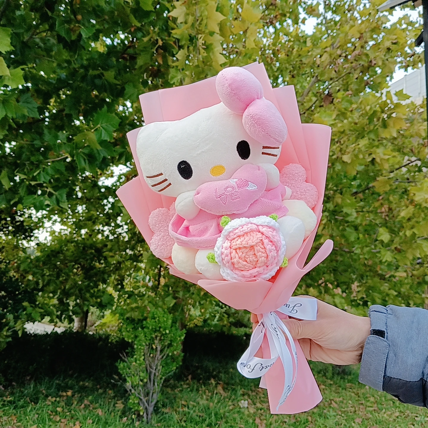 Knuffeldier, Pop Met Bloemenboeket, Schattige Knuffels Van Liefde