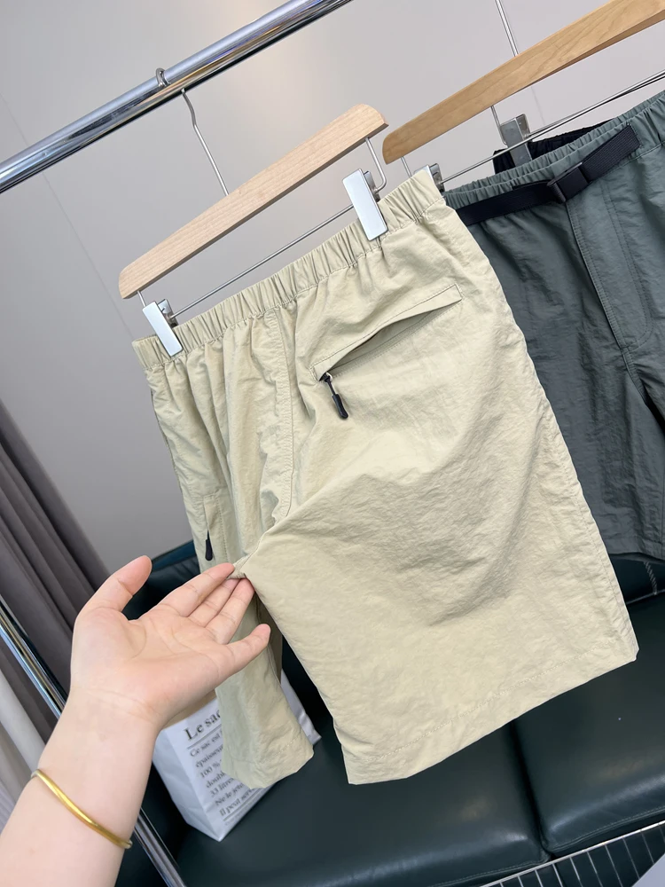 ملابس عمل كاجوال خفيفة الوزن قابلة للتنفس مكونة من خمس قطع ملابس عمل صيفية فضفاضة تناسب ساق مستقيمة شبابية مريحة