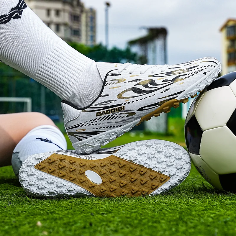 Men Original Soccer Shoes Casual High Quality Indoor Society Male Non Slip Comfortable Football Boots Breathable Football Shoes