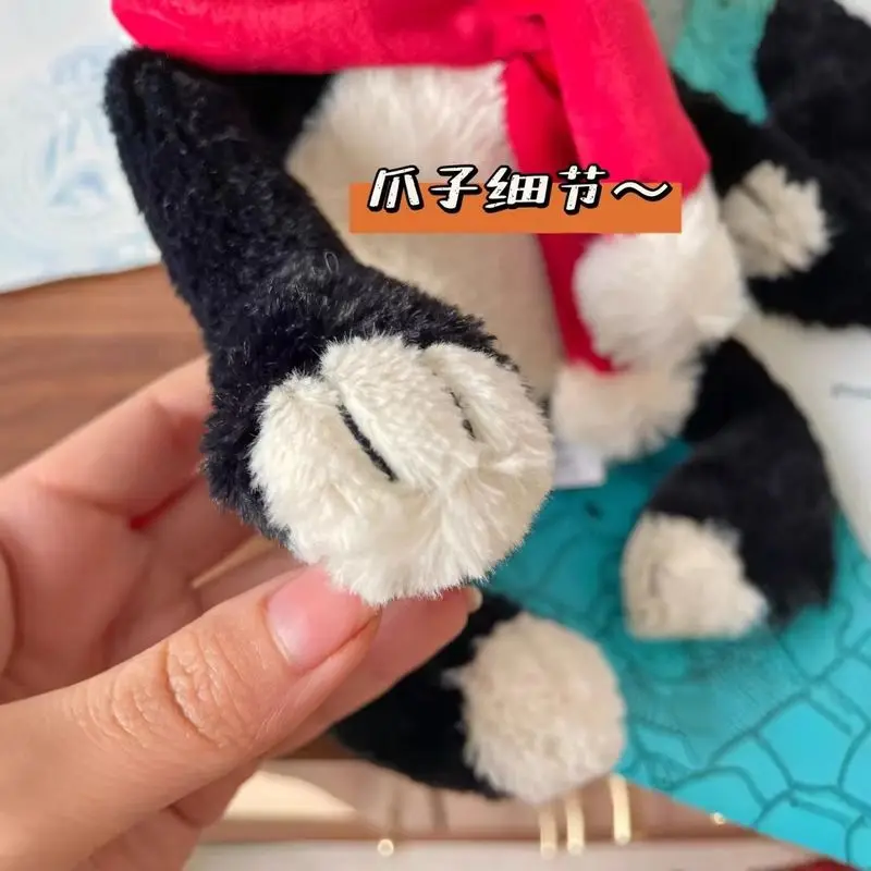 Pluszak Jellycat Lucky Cat w świątecznym stroju Świętego Mikołaja - limitowana edycja, miękka maskotka, prezent świąteczny dla dziewczyny i dzieci