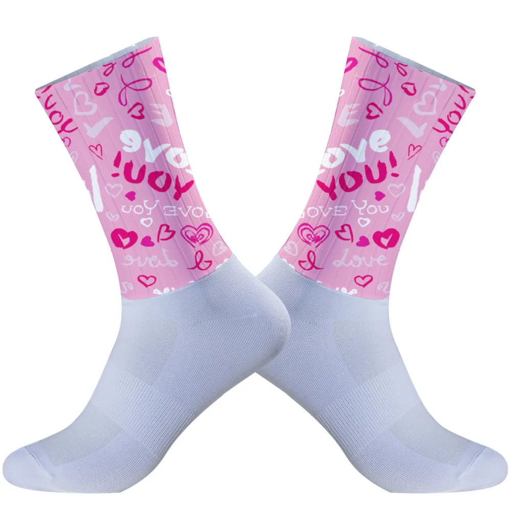 

Новые высококачественные велосипедные носки износостойкие, устойчивые к царапинам, утолщенные и мягкие для копирования со сложной дорогой.