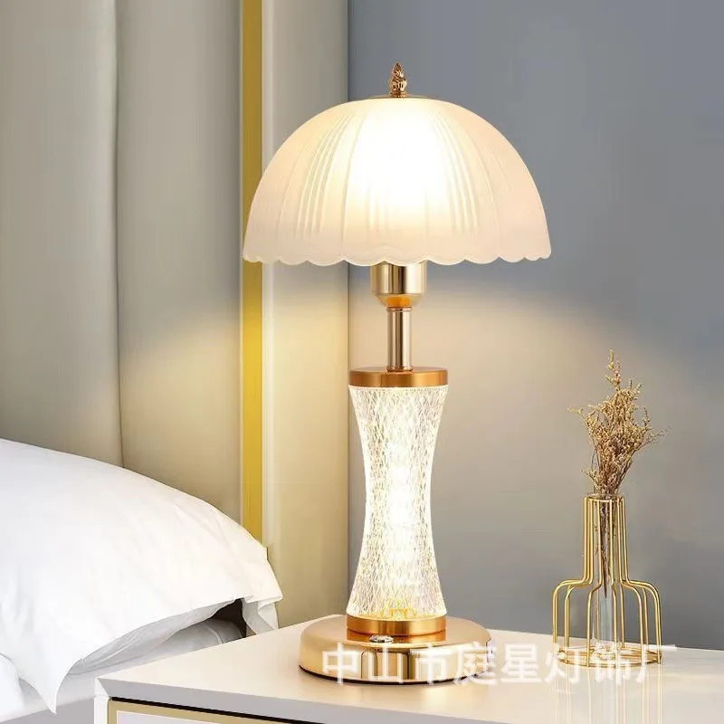 New American table lamp bedside lamp simple light luxury crystal lamp modern medieval high-end eye protection