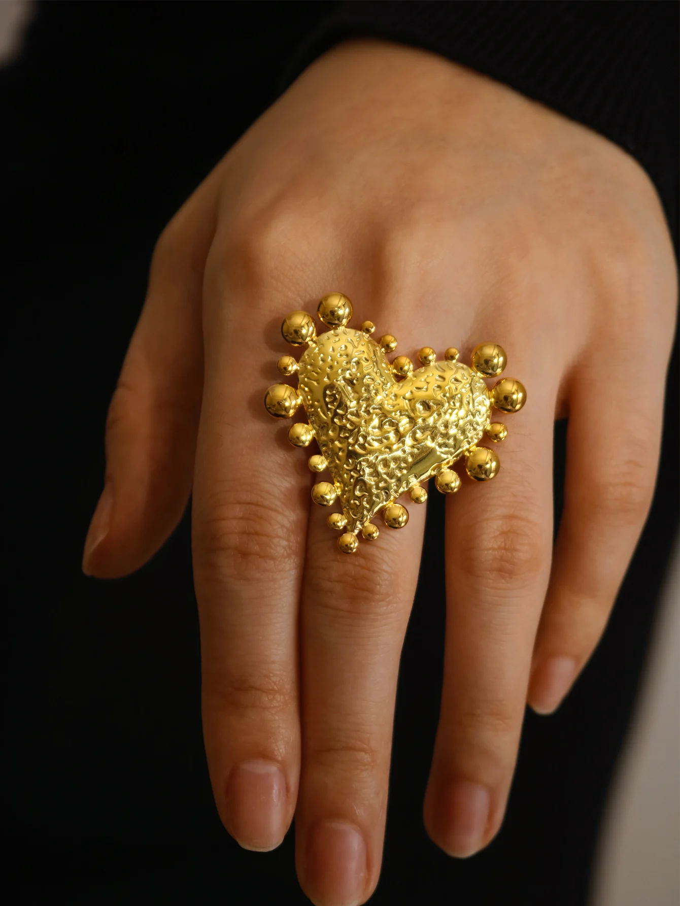 

Boho-Vintage Metal Texture Large Heart Shaped Open Rings For Women Exaggerated European American Style Party Chunky Jewelry