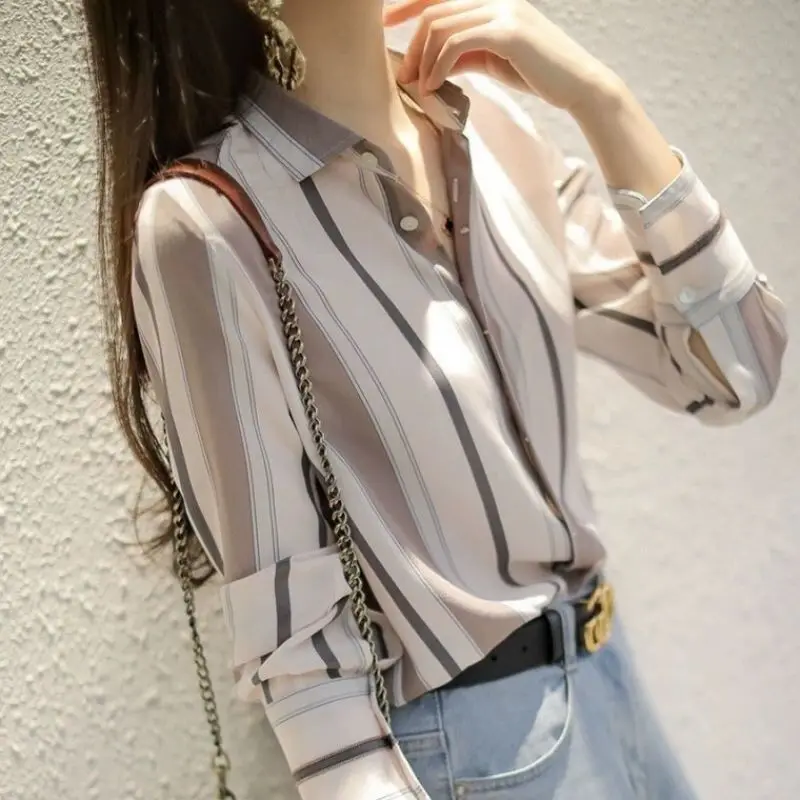 casual commuting long sleeved chiffon Striped shirt for women\'s spring autumn new Korean version versatile loose bottom top