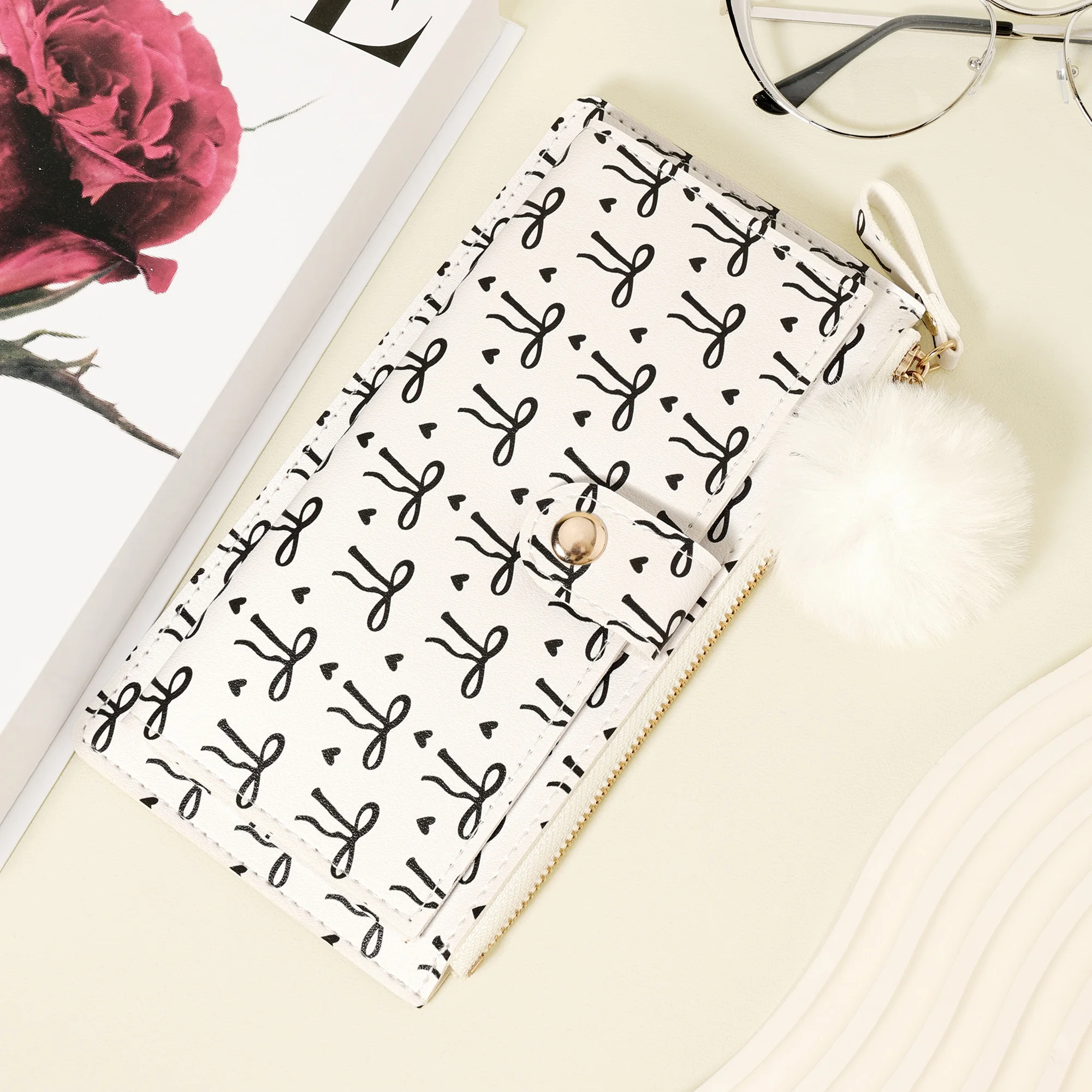 حقيبة يد طويلة - محفظة عملات معدنية أنيقة مع سحر بوم بوم تتميز بفتحات متعددة للبطاقات ومقصورات للهاتف وأنيقة #2