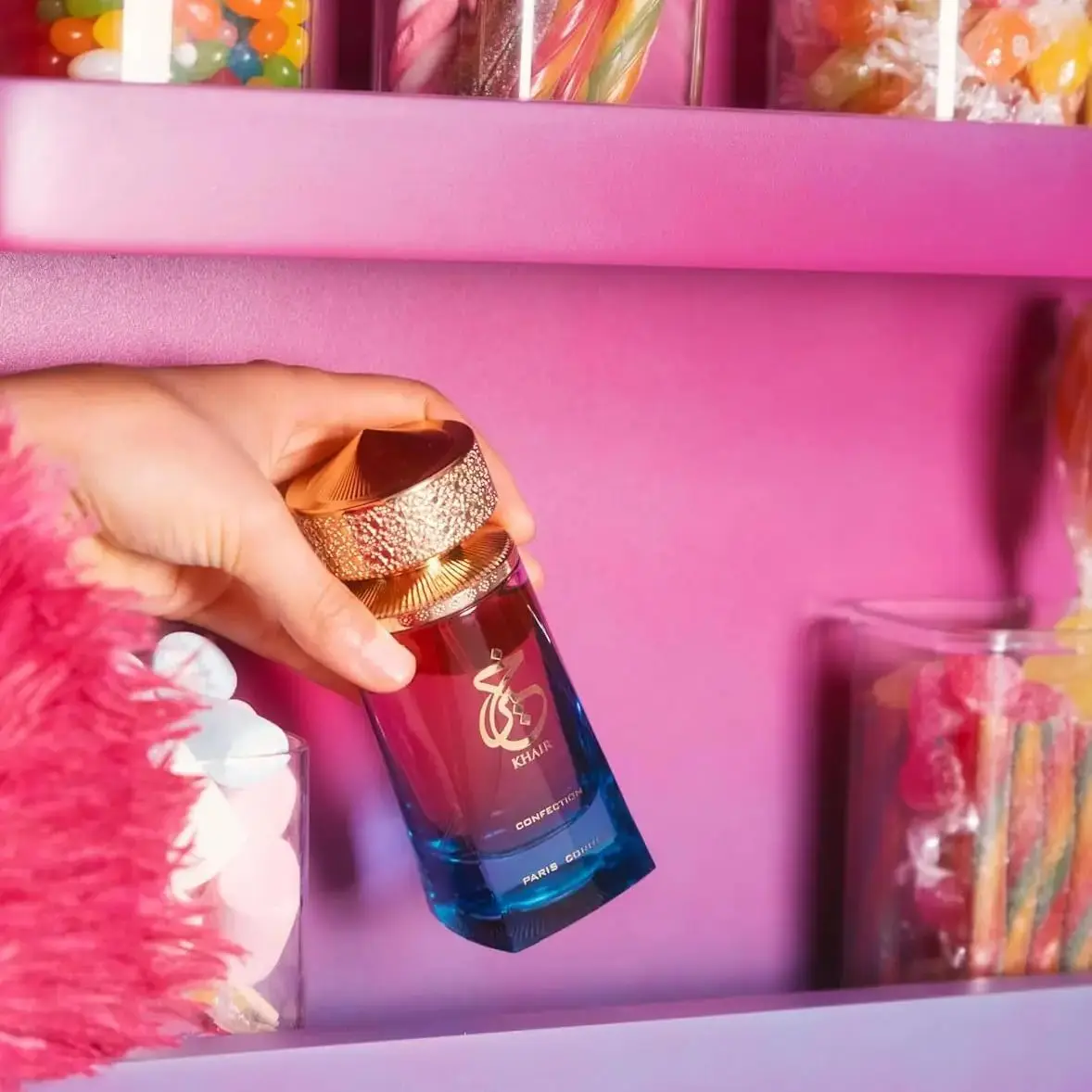 باريس كورنر كير كونفيكشن EDP 3.4 أونصة سائلة، عطر يومي حلو للجنسين، كريمة الكمثرى والياسمين المخفوقة، ملابس يومية