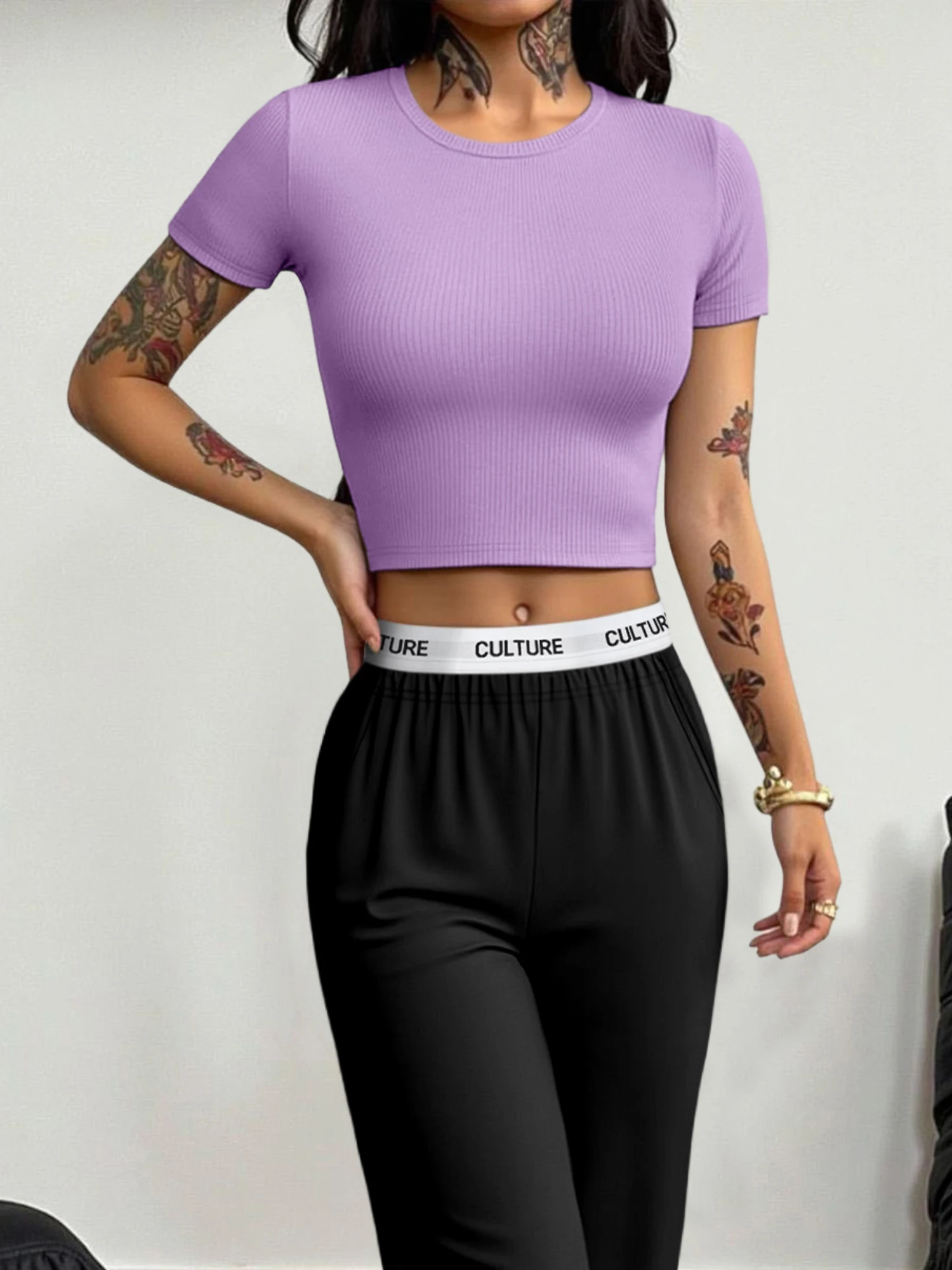 Sweat‑Friendly Ribbed Active Crop Top, Snug Short‑Sleeve T‑Shirt for Fitness Courses & Physical Training Outfits