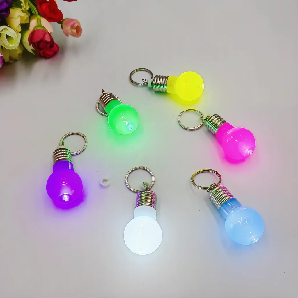 Colorful LED Light Bulb Keychain Charms Holiday Multi-Color Mini Flashlighting Lamp llaveros Outdoor Backpack Keyring Pendant