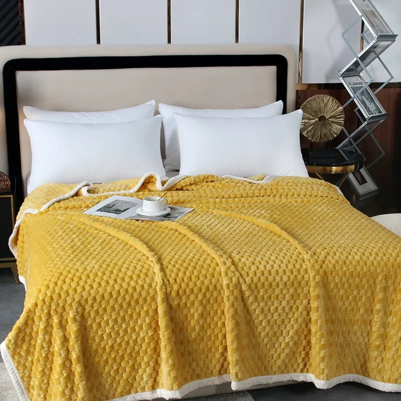 

2024 Golden Turtle Velvet Blanket with Pineapple Grid Edge Multi functional Solid Color Falei Velvet Blanket Warm Bed Sheet