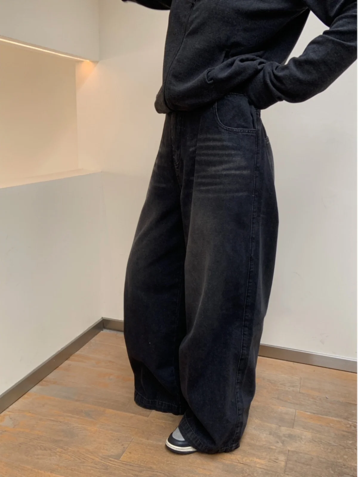 

Джинсы женские с высокой талией, широкие штанины, регулируемый пояс, ретро-стиль, эффект стройности, цвет соленый перец/сыр