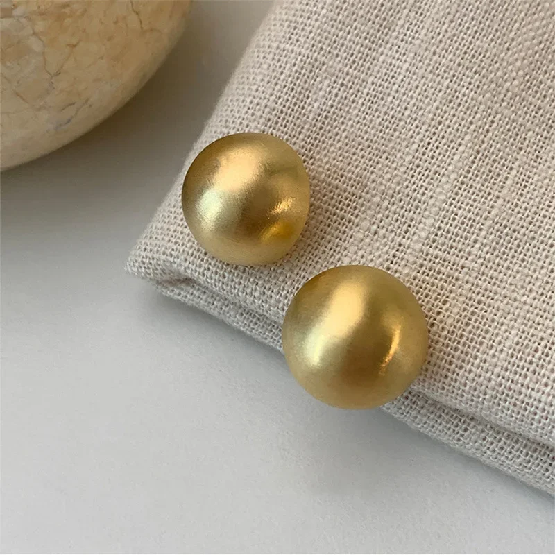 Vintage Exaggerated Personality Semicircle Matte Stud Earrings for Women Temperament Jewelry Party Fashion Accessories Gift