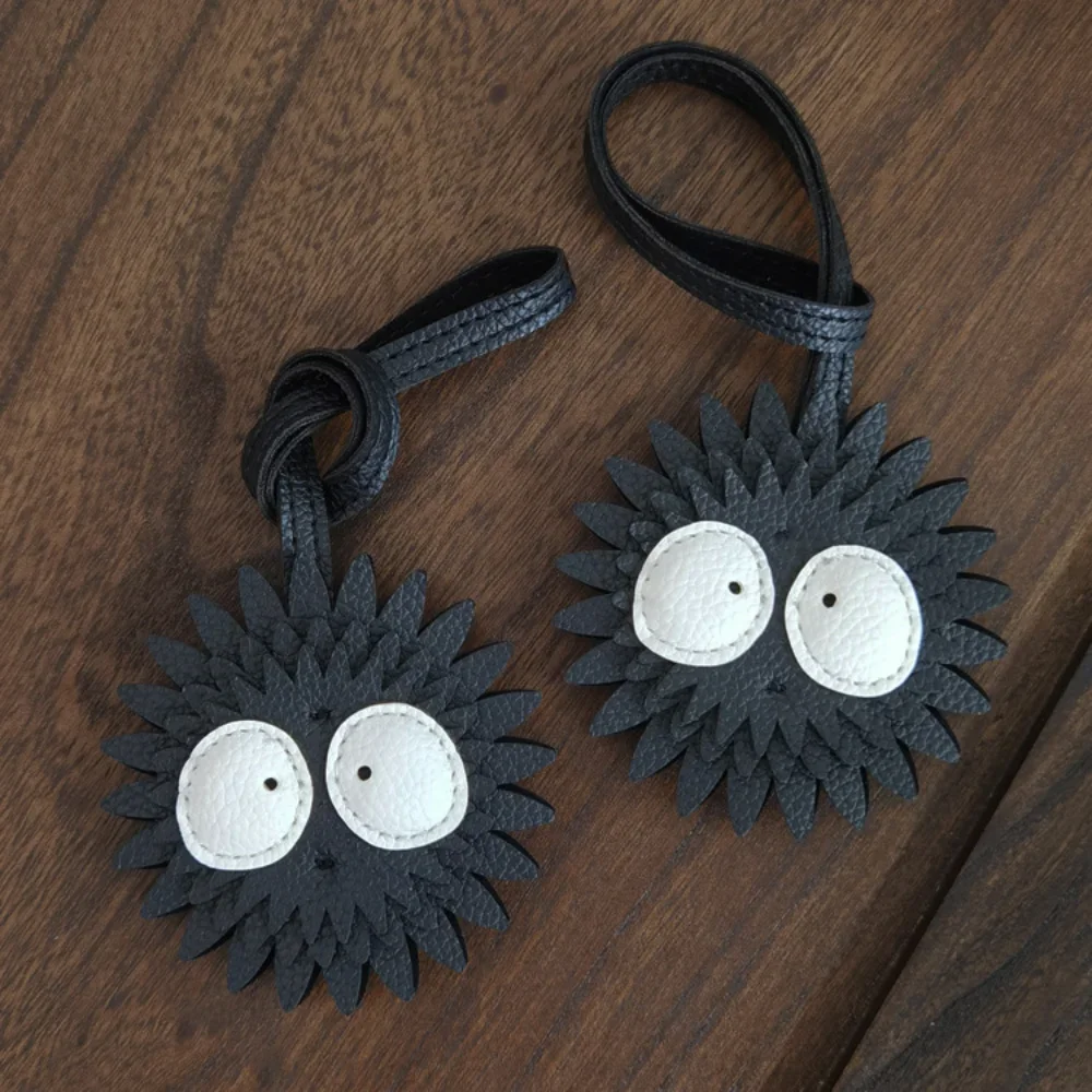 LLavero de cuero con bola de carbón negro para mujer, colgante para bolso, bonito y sencillo, con personalidad femenina, accesorios para bolso con bola de carbón