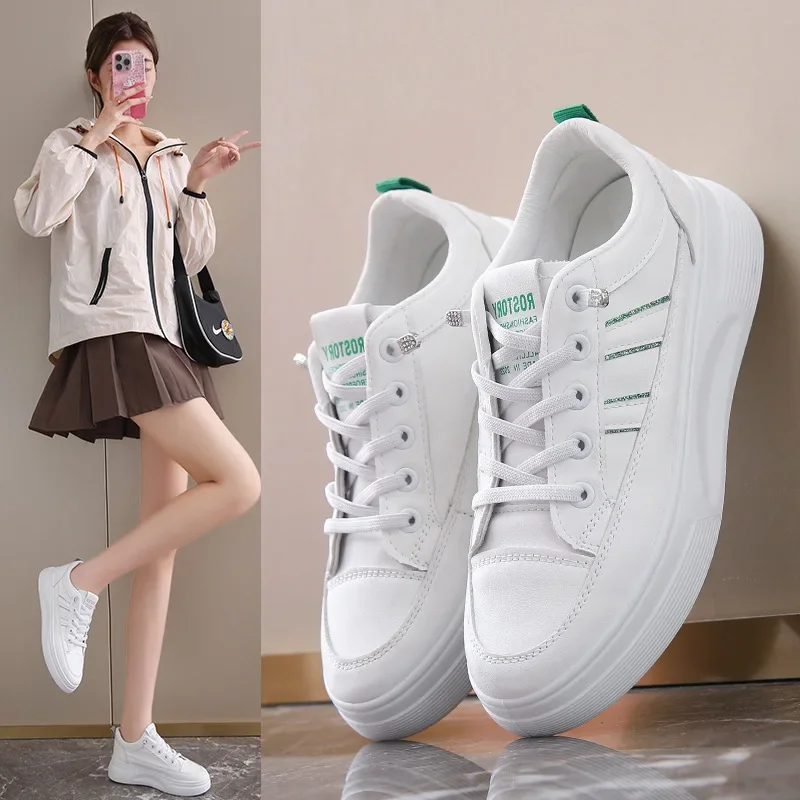 

Women's new sports shoes with plush white shoes