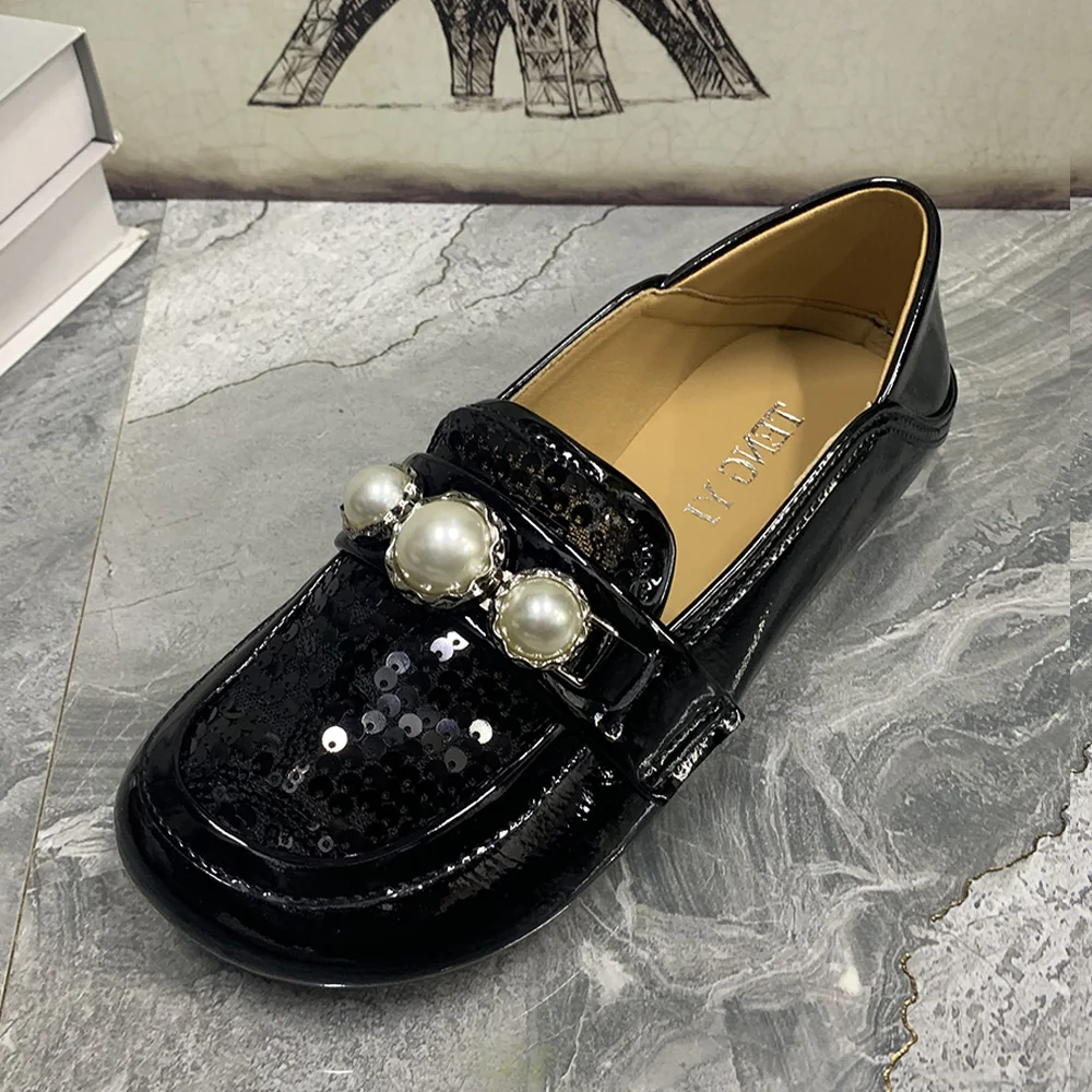 Women Flat Shoes Plus Size Fashion Pearl Patent Leather Women Mullers Summer Women Loafers Designer Shoes