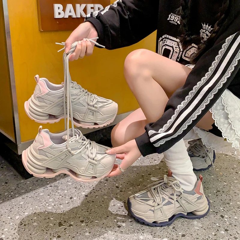 

Viral 'Dad Shoes': Korean-Style Platform Sneakers Height & Comfort