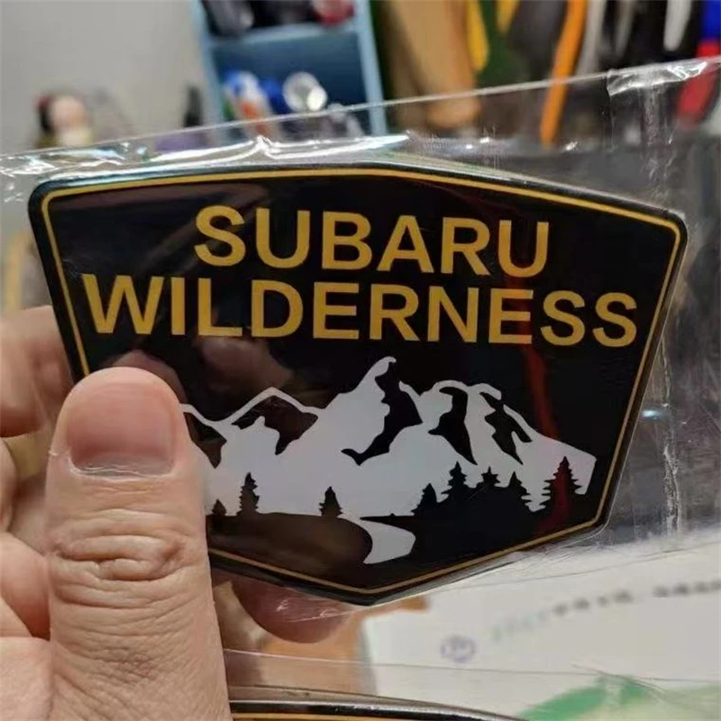 

Subaru Wrangler Subaru Wilderness Edition 2022, в Северной Америке, США, с наклейками на крыло задней двери