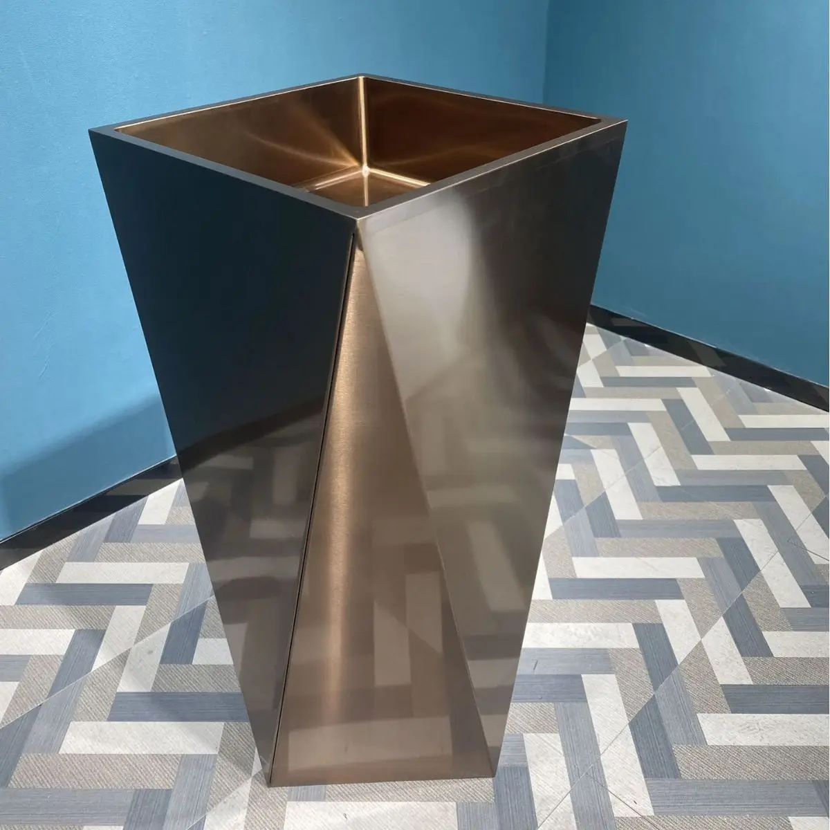 

Rose gold 304 stainless steel column basin integrated floor wash basin column type