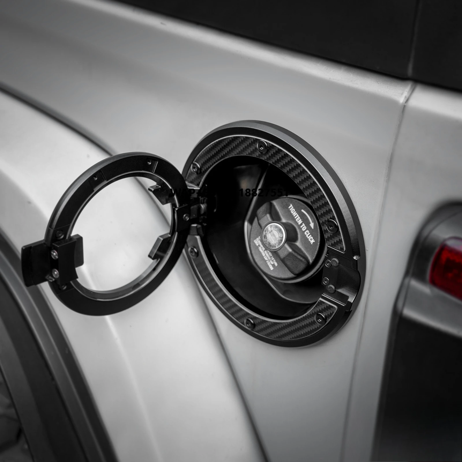 

Lantsun OMU008 Fuel Gas Tank Door Lid Cover Fuel Filler Cap Tank Inner Cover Cap Fuel Tank Cap for Wrangler JL