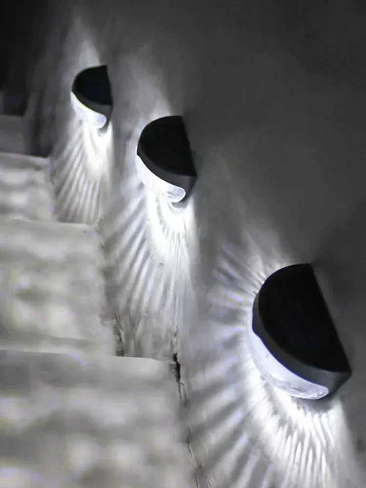 Lampes Solaires d'Extérieur Semi-Circulaires à 6LED, Conforme à la Norme IP65, Éclairage Décoratif d'Ambiance, Idéal pour un Jardin, une Terrasse, une Cour Familiale