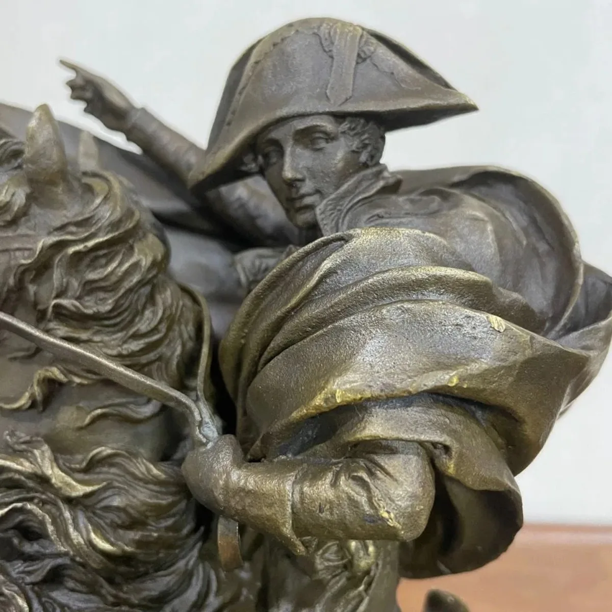 Napoleon Bonaparte Riding Bronze Statue French Famous Emperor Copper Sculpture Collectible Figurine Art Office Home Decoration