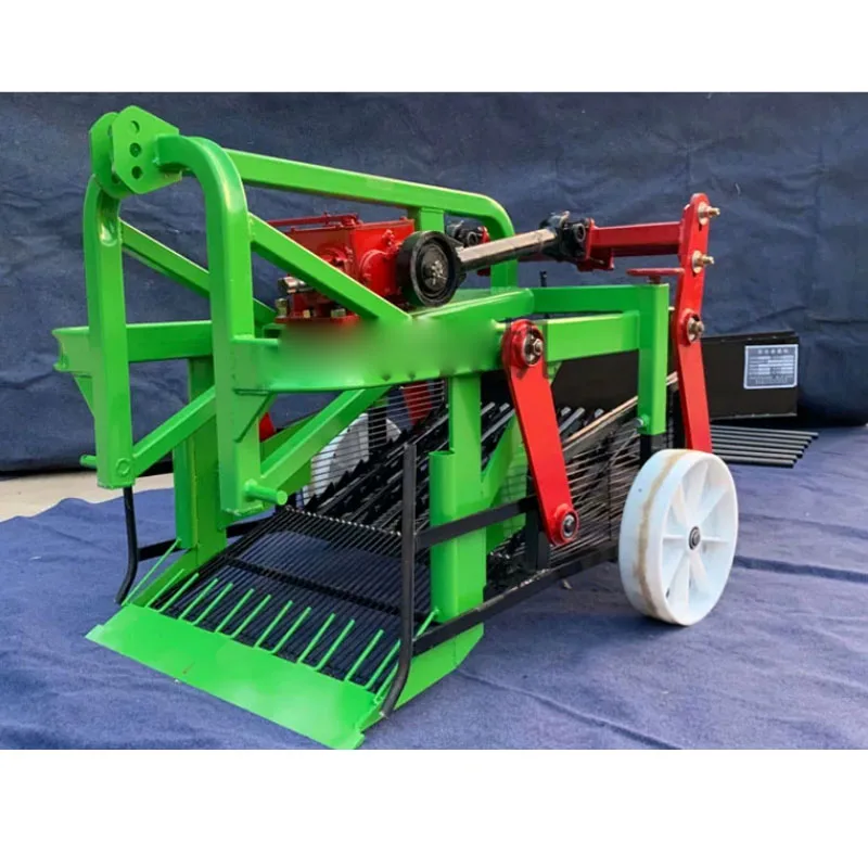 Picture 7: New Fallen Peanut Collecting Picking Machine Roller Shutter Vibrating Screen Peanut Harvester （customized）