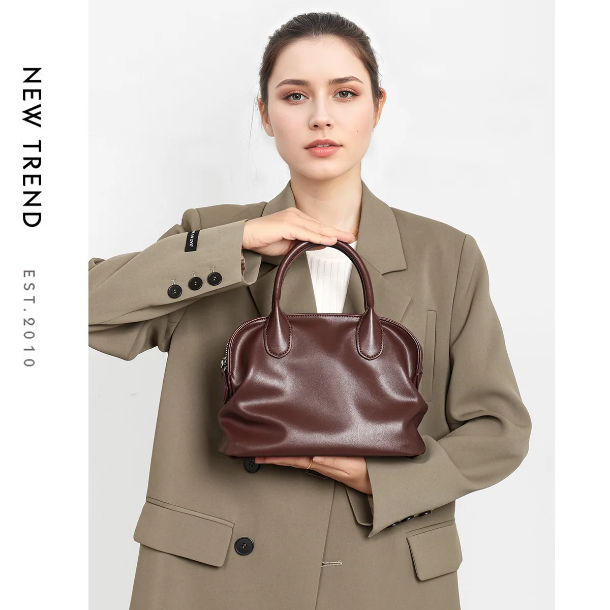 

2026 Niche Bowling Bag Style Handbag Genuine Cowhide Leather Large Capacity, Suitable for Commuting,crossbody Bag Shell Bag