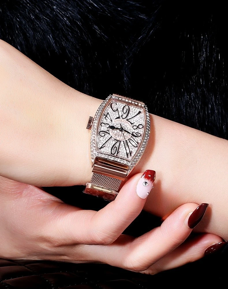 New Street Style Fashion Square Watch For Men And Women, Quartz Wristwatch Stylish Quartz Watch, Unisex, High-Quality Timepiece.