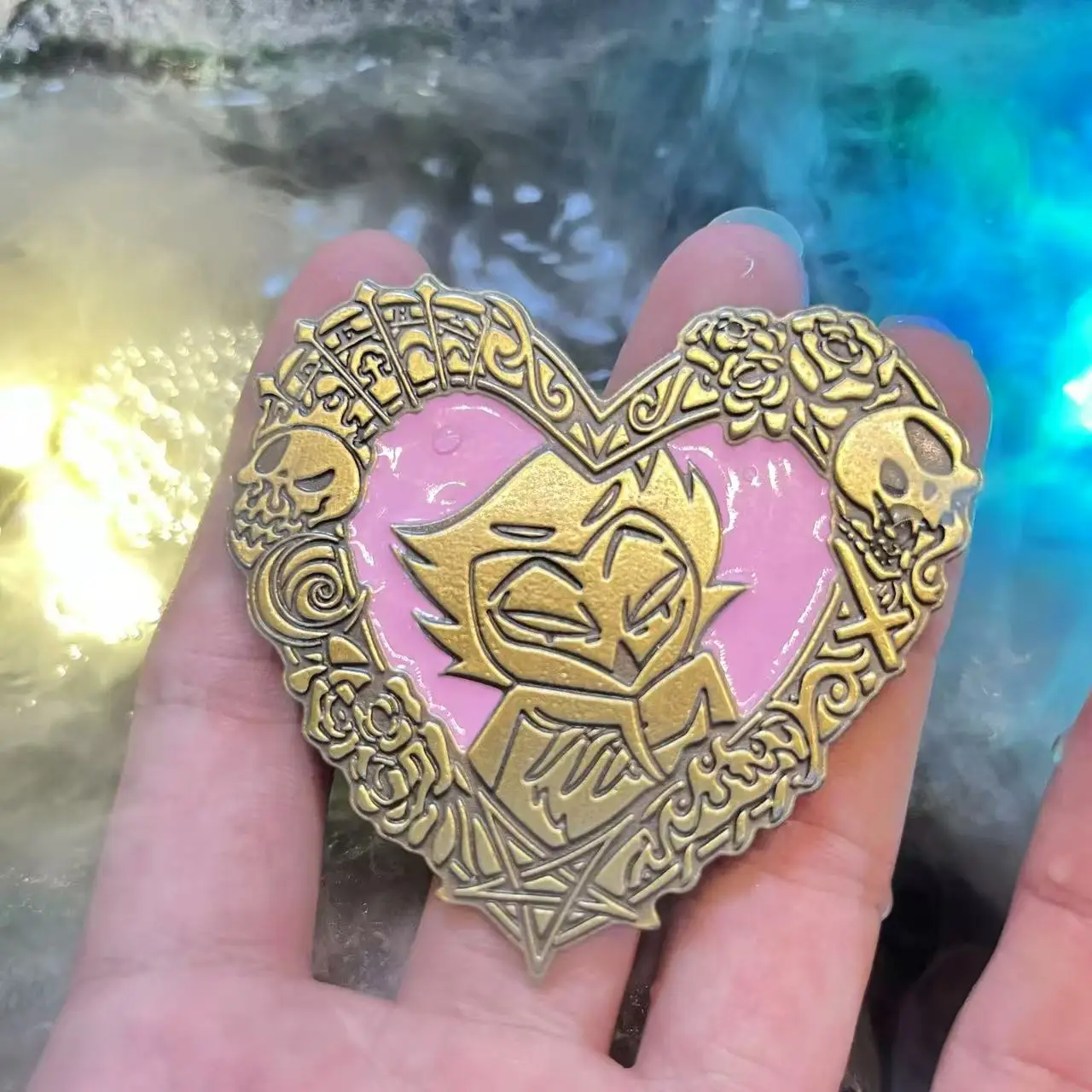 

Рамка в форме сердца закрывает крутой парень, готический сладкий - крутой стиль начинает сторону «темного романтика» — история для вашего наряда.