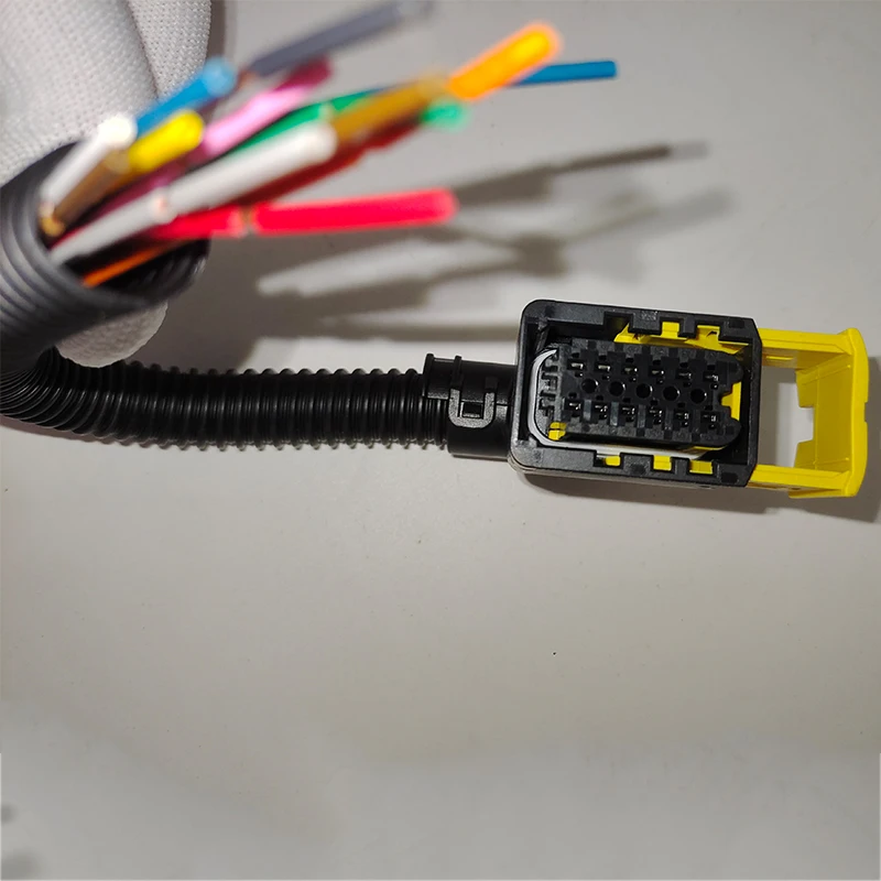 8-Pin/12-Pin Vehicle Trailer Module Connector/Control Unit Connector for SINOTRUK SITRAK C7H/G7S, HOWO T7H/TH7/MAX, HOHAN