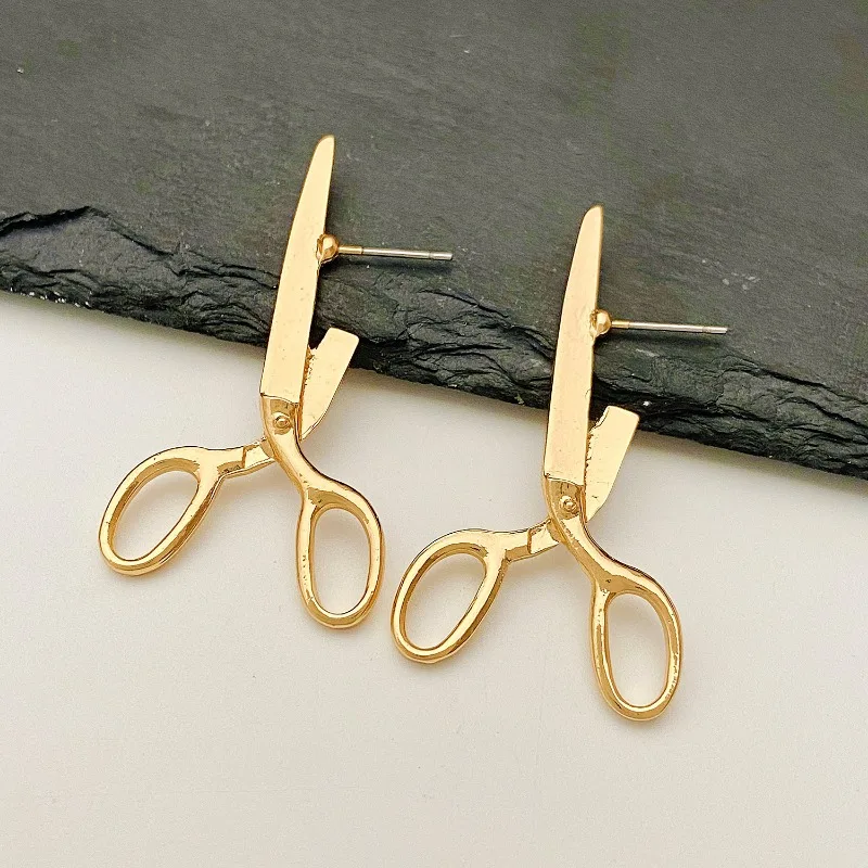 Wanzhi Scissor Stud Earrings para mulheres, design personalizado, brinco de metal geométrico, retrô exagerado, presente de férias, atacado, novo