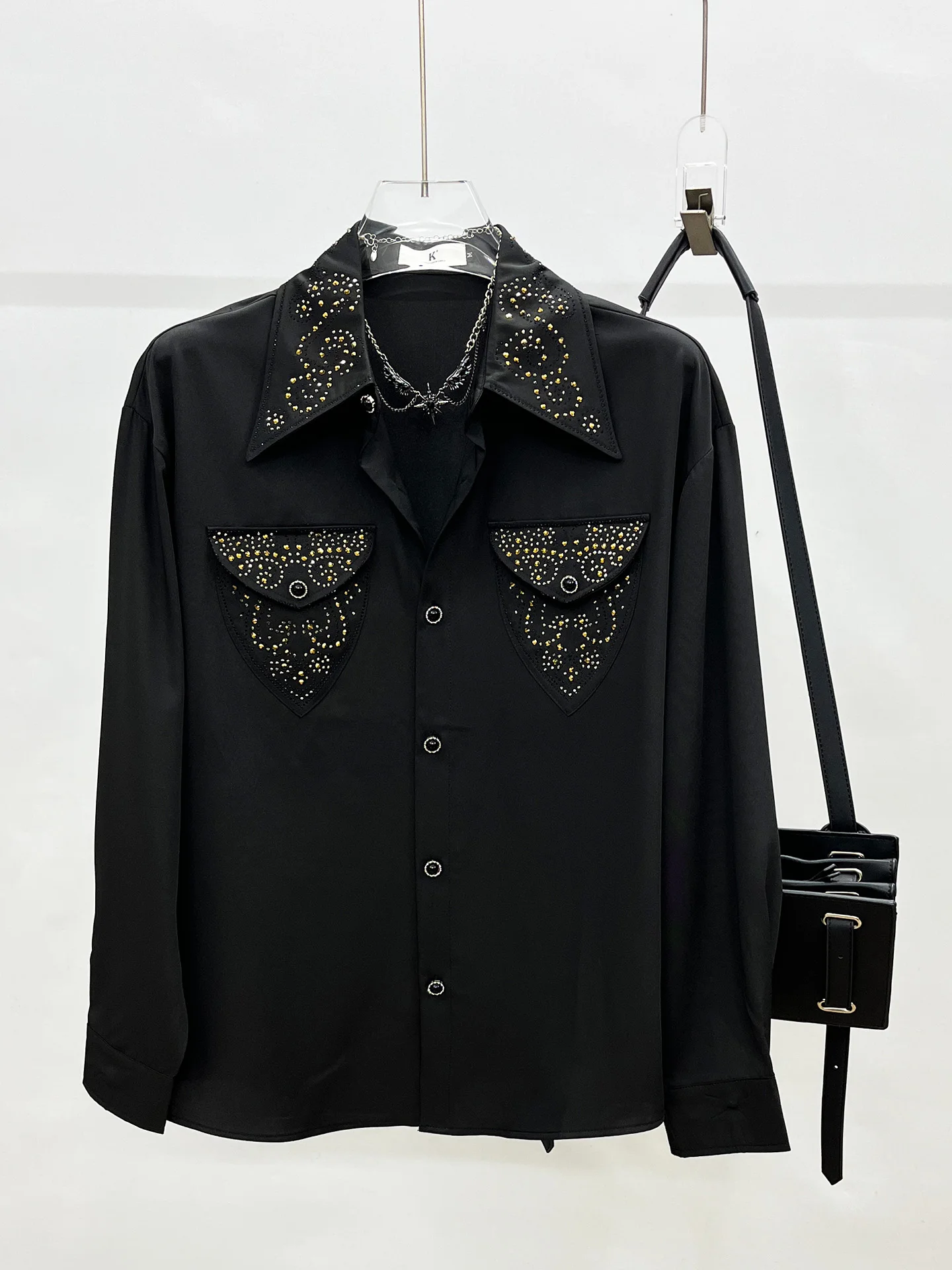 

Loose Fit Faionable Men's irt with Hotfix Rhinestones Large Pointed Collar Casual Sle Inner Wear Long Sve Pure Color