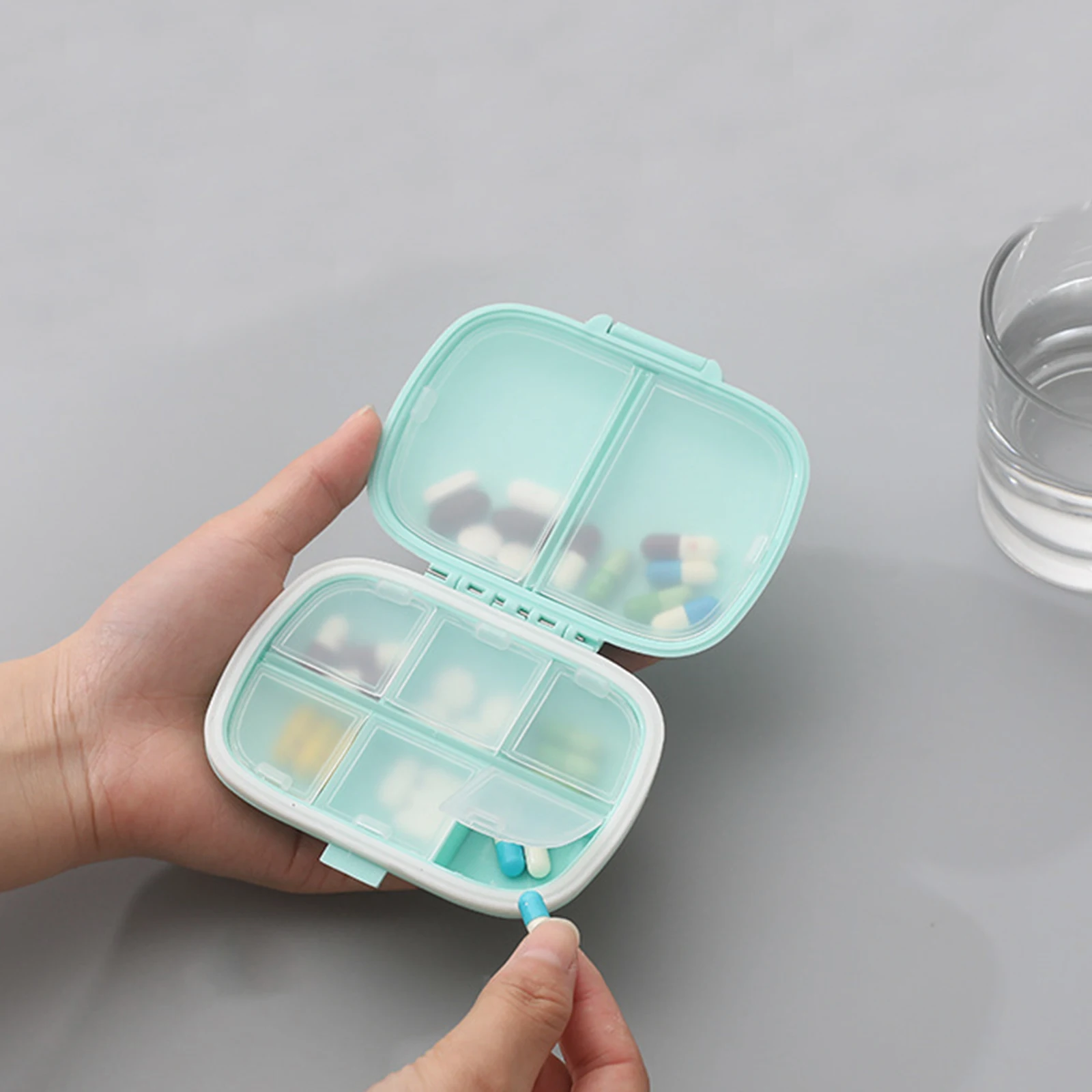 

2pcs Pill Box Travel Medicine Kit Organiser Wheat Straw PP Lightweight Portable Compact Daily Pills Organizer Tablets Dispenser