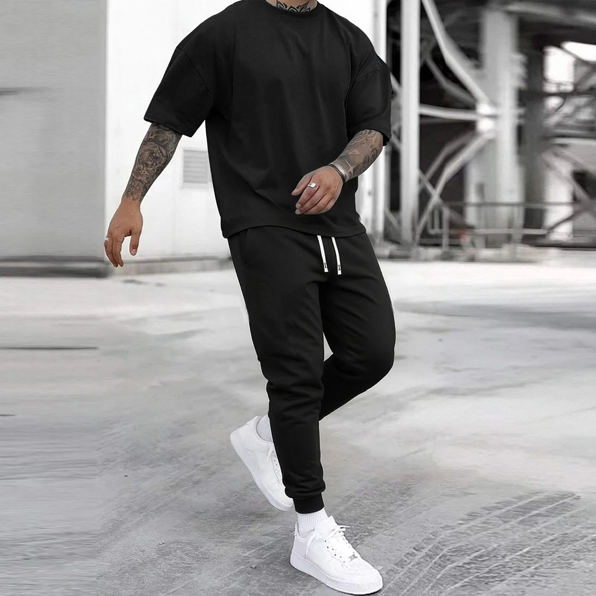 

Men's Spring/Summer New Two-Piece Set Short Sleeve T-Shirt and Cuffed Pants, Solid Color Basic Style, Casual Sports Daily Wear