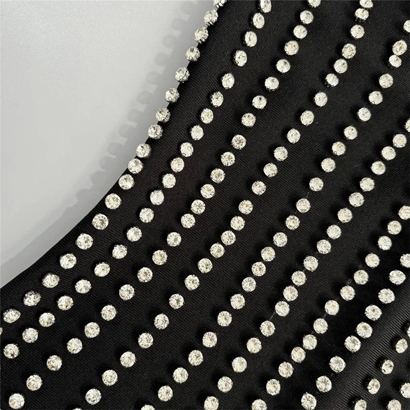 Mini abito da fasciatura per feste con perline di diamanti di lusso alla moda 2025 Abiti da cocktail party per celebrità aderenti con spalline sexy nere estive