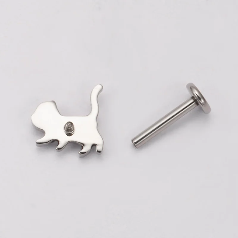 ASTM F136 Titan Niedlicher Katzen-Lab-Star-Ohrstecker mit flacher Rückseite, intern gewinde, für Knorpel, Helix, Tragus, eloxierter Lippenring – Detail 10