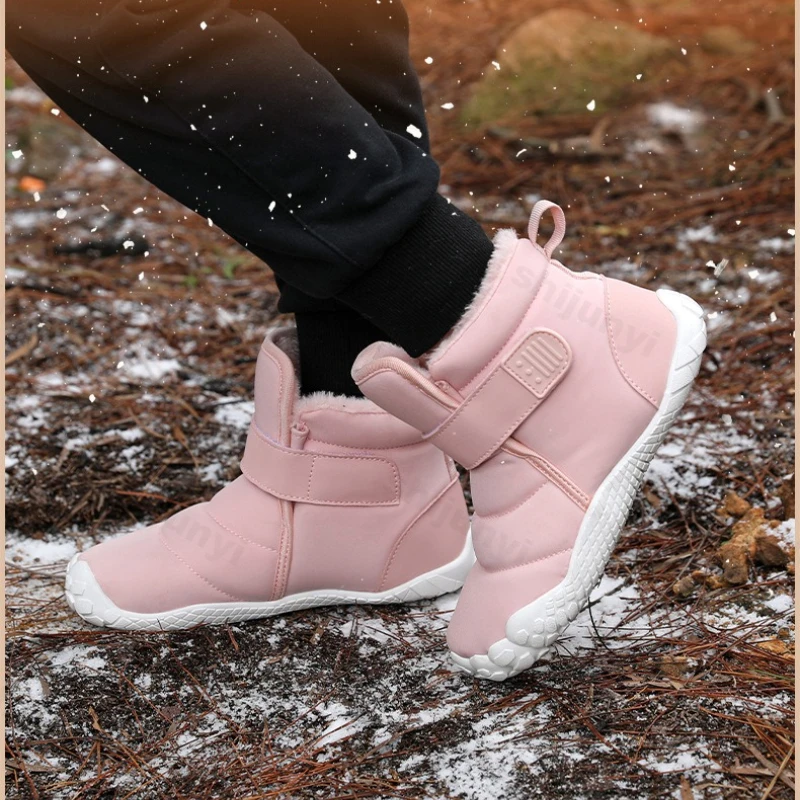 أحذية الثلوج للأطفال شتاء جديد قطيفة سميكة مريحة للأولاد أحذية دافئة خفيفة الوزن ونعل ناعم غير قابلة للانزلاق أحذية قطنية للفتيات