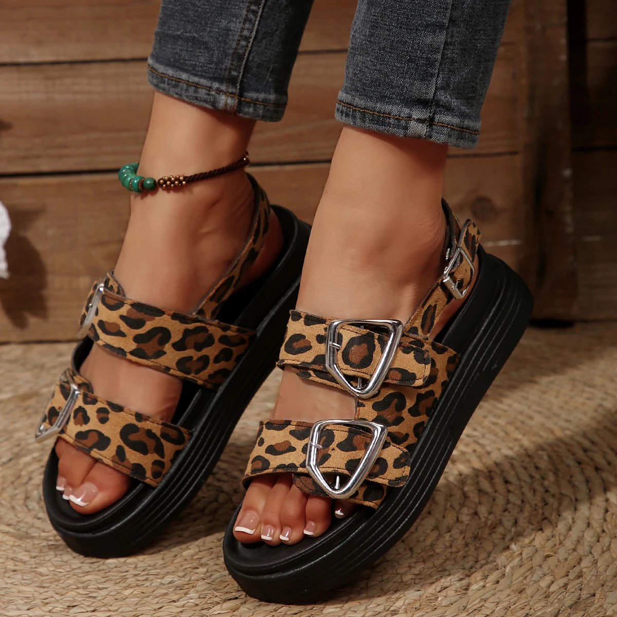 2025 New Women Flats Platform Sandals Slingback Designer Sandals Lightweight Walking Shoes Women Summer Open Toe Beach Shoes