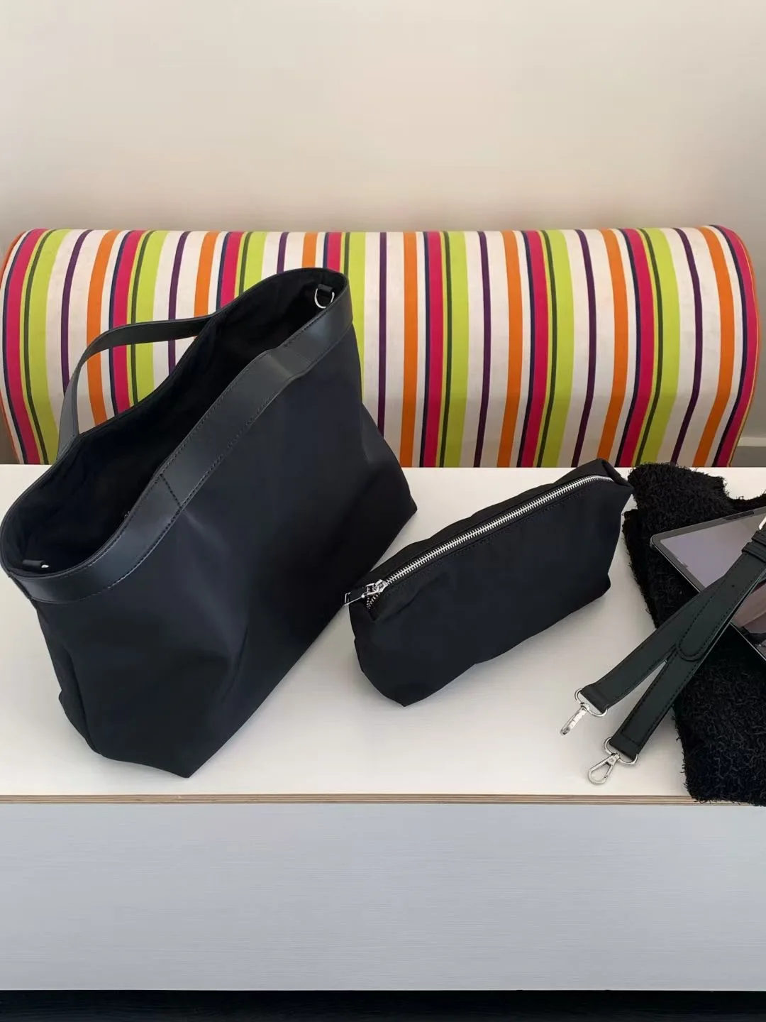 

Новая модная женская сумка-тоут из холщовой ткани с кожаными вставками, большая вместимость, универсальная, для повседневного использования, 2026, хит продаж, на плечо