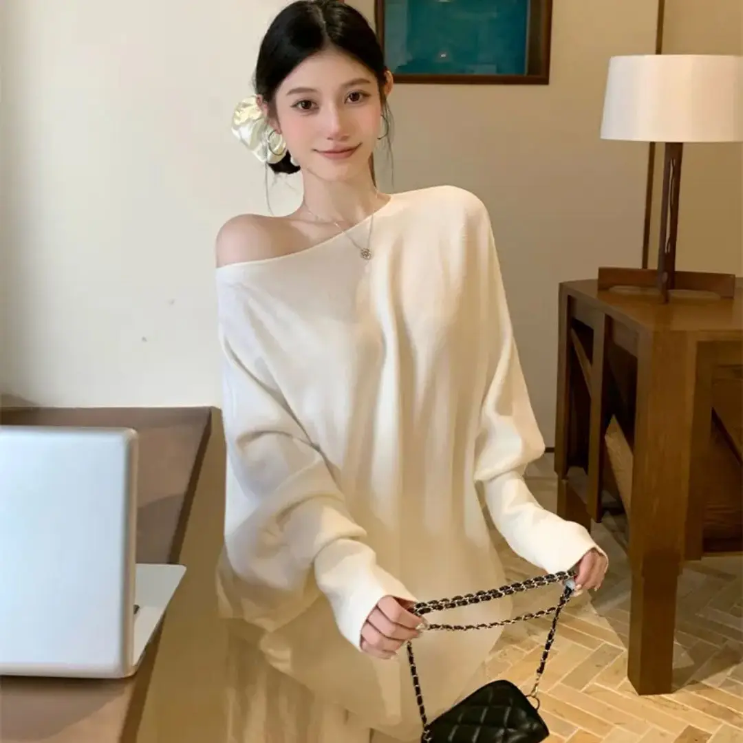 Lazy wind V-neck knitted Sweater Jacket 2026 Autumn And Winter New Irregular Design Bat Sleeve Women's Top