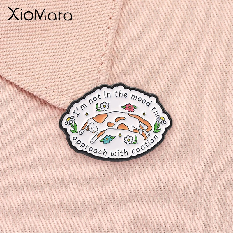 Je ne suis pas d'humeur, infirmière, à manipuler avec précaution, broche en émail, chat paresseux, motif floral rétro, broche d'animal mignonne, badge de revers, bijou cadeau
