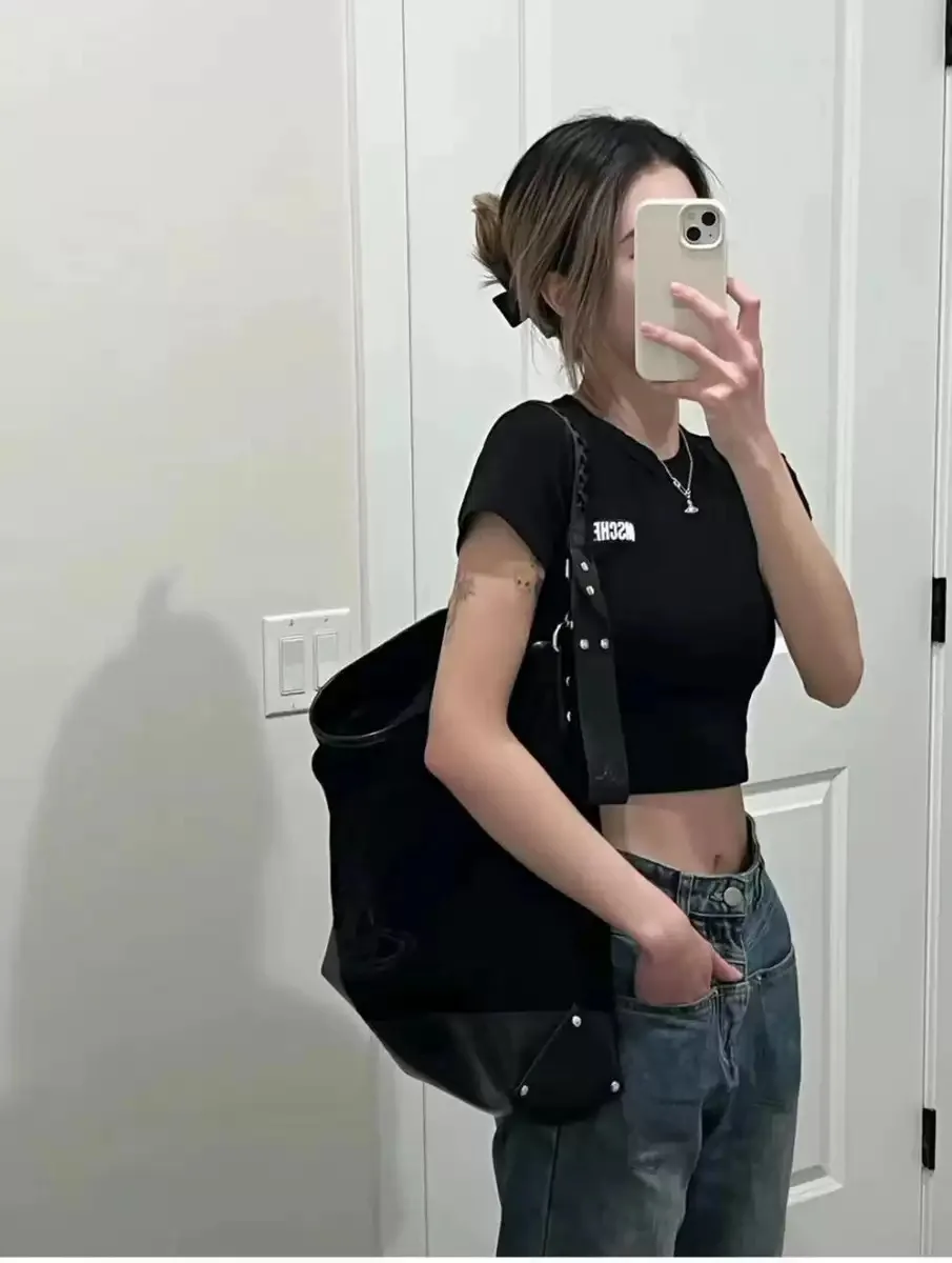 

Hobo Saturn Suede Tote Bag Punk Style Large Capacity Single Shoulder Underarm Crossbody Bag for Casual Wear